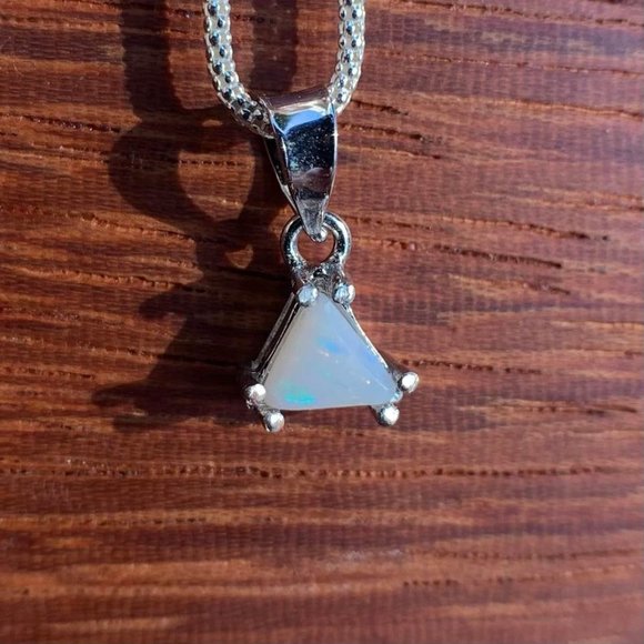 Beautiful Diagonal Patterned Triangular Cut Opal 18” 1mm Popcorn Necklace - Picture 8 of 8